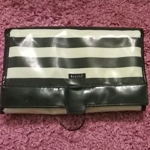 Modella hanging cosmetic bag